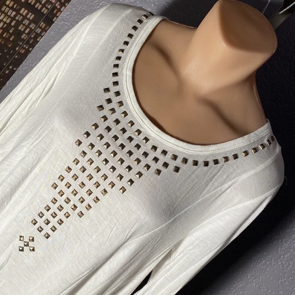 ROCK & REPUBLIC - tee: asymmetric thin rayon l/s w embellished studded neck - L - Picture 9 of 16